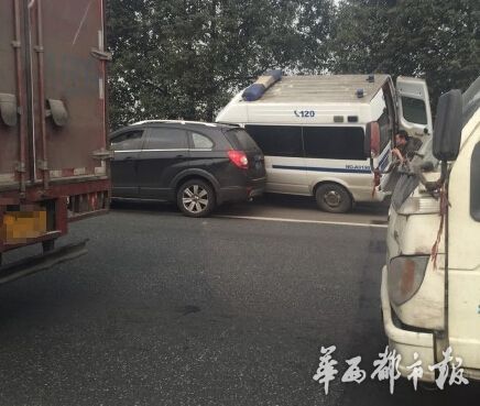 救护车被私家车挡道，紧急情况下的道路伦理与法规意识_全面解答落实