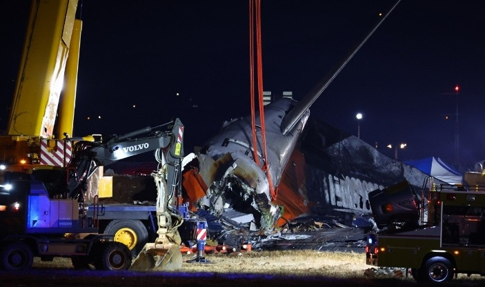 韩国客机起火事故已致悲剧性后果，177人死亡