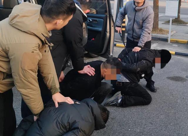 抓捕患艾滋嫌犯流血，民警HIV检测阴性，一起探讨社会公正与公正执法的重要性