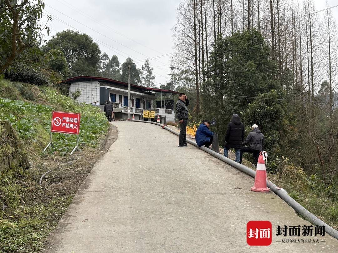 四川乐山一村道发生持续两月不息火的自燃事件，探究与反思