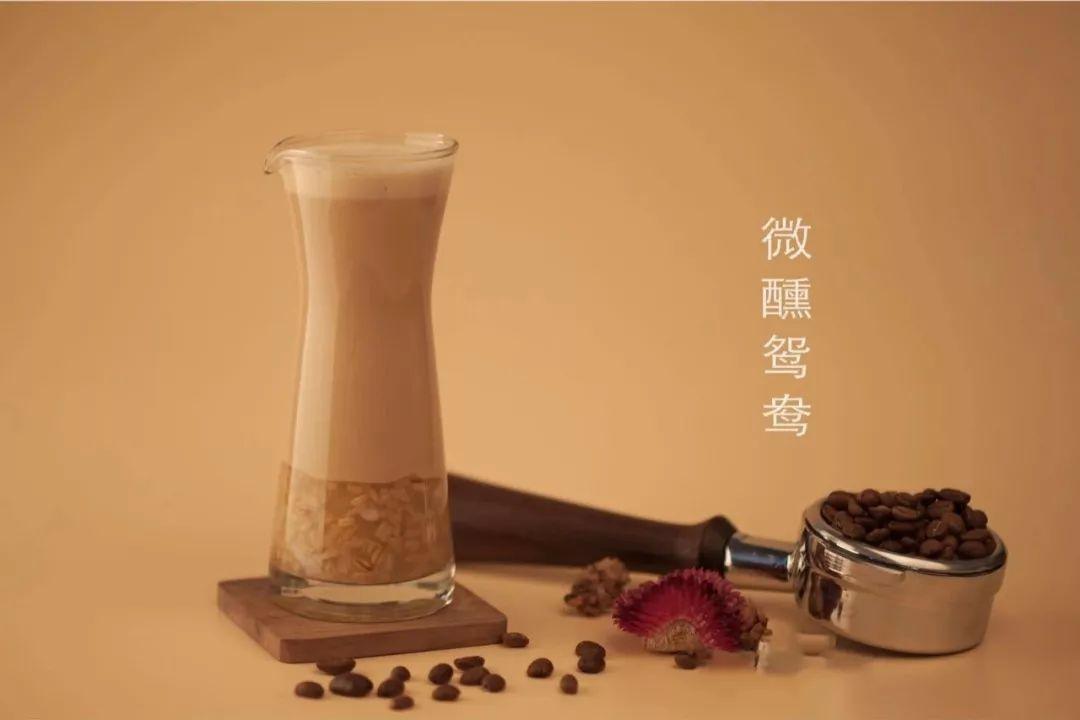 烟台夫妇卖奶茶年入百亿，传奇创业之路