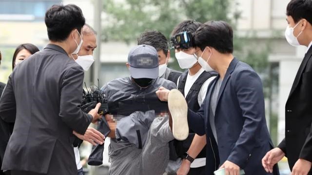 韩国一女子弑父服刑24年后改判无罪，正义的二度审视