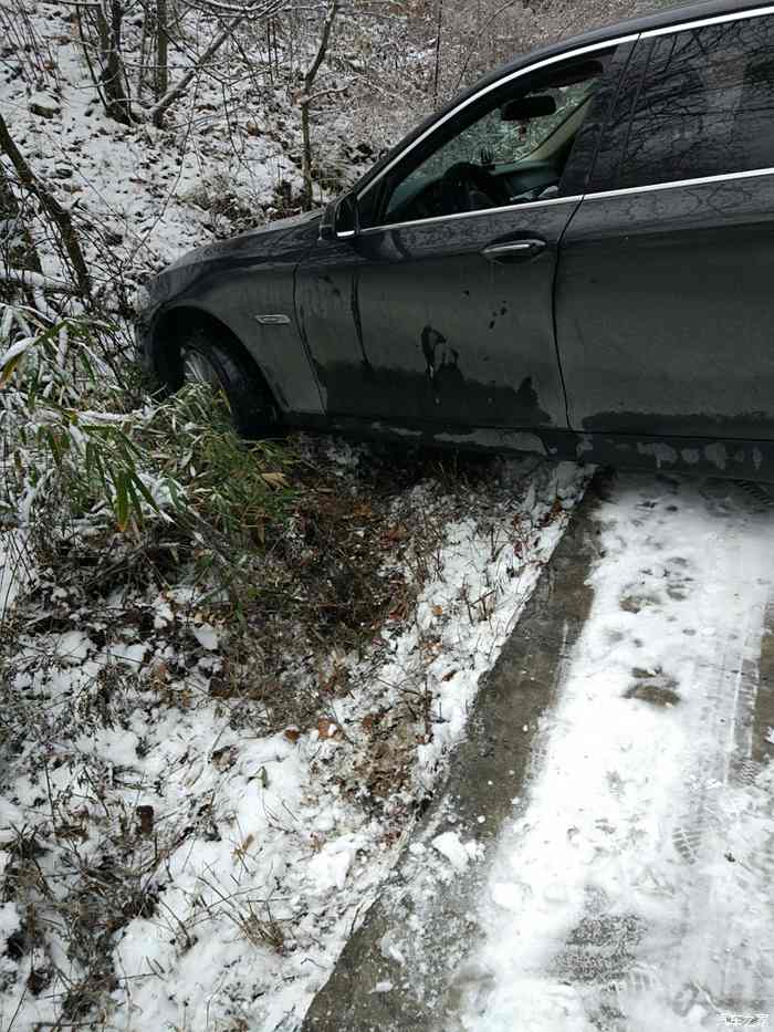 雪天下坡难刹车，司机想挑便宜车撞？一文探讨背后的安全隐患与应对策略