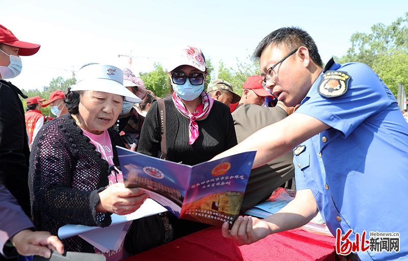 专家建议国家卫健委推进控烟立法，构建全民健康防线的一剂良方