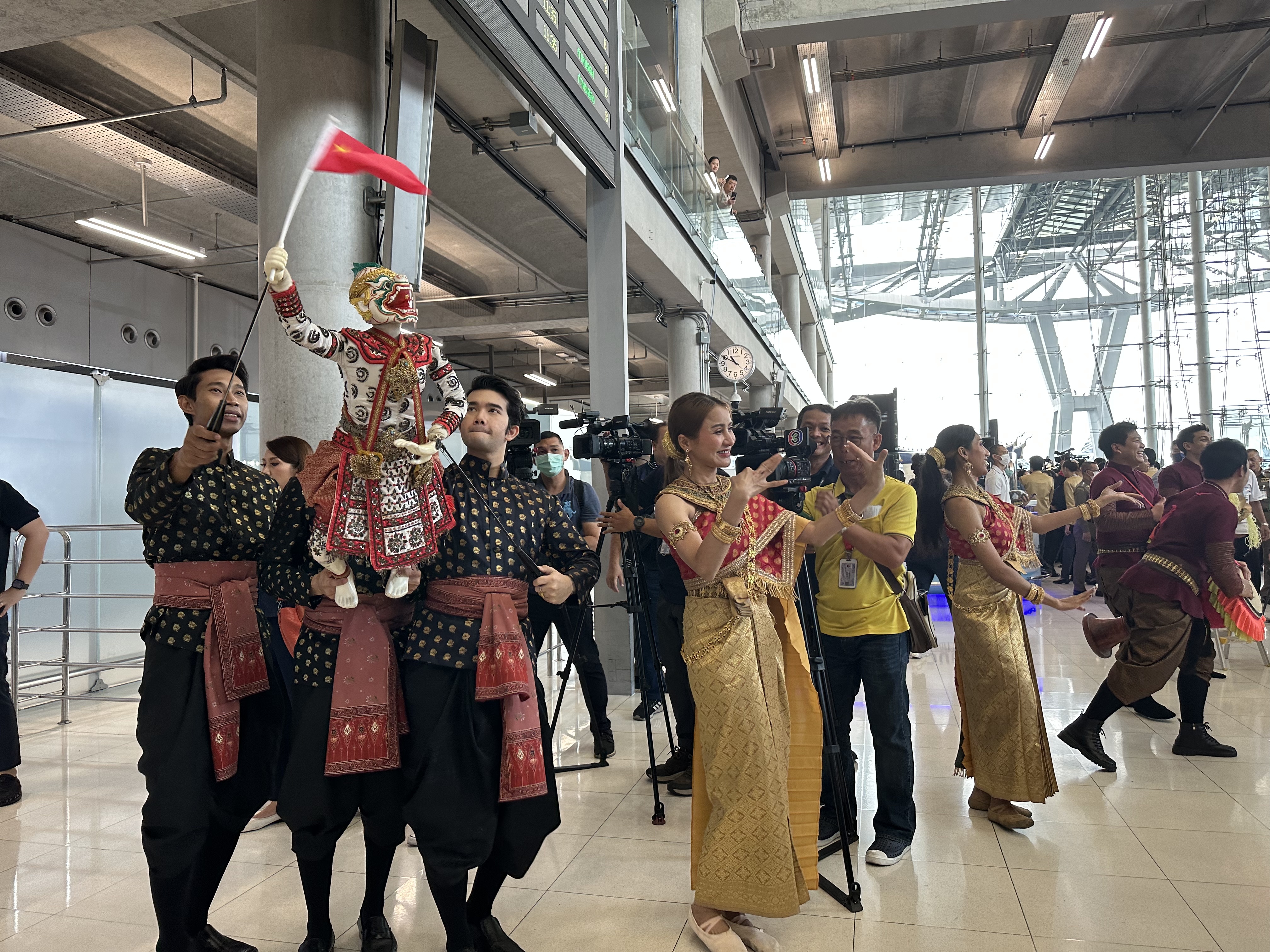 泰国总理坚决否认中国游客在泰或面临危险，安全旅游，泰中互信共赢