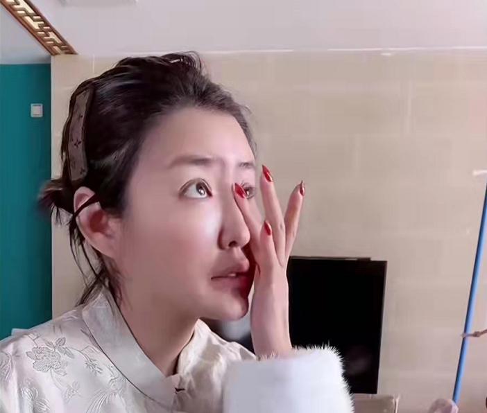 单亲妈妈和3岁女儿的对话，情感的真挚与生活的坚韧