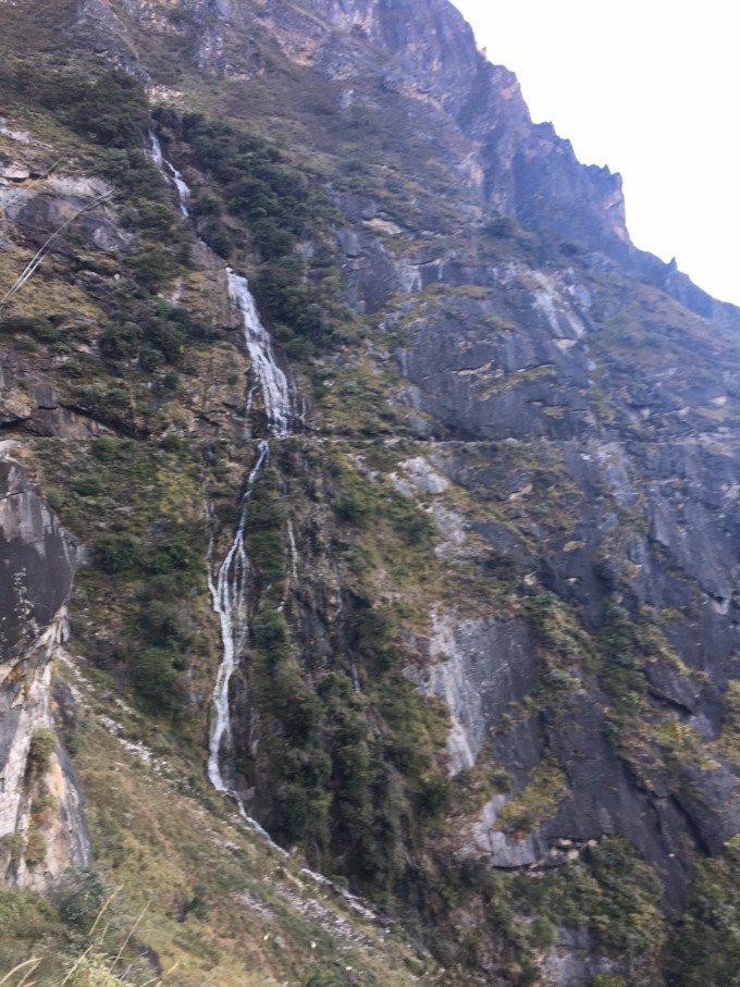 虎跳峡人生，摄影师卡石缝的峡间印记