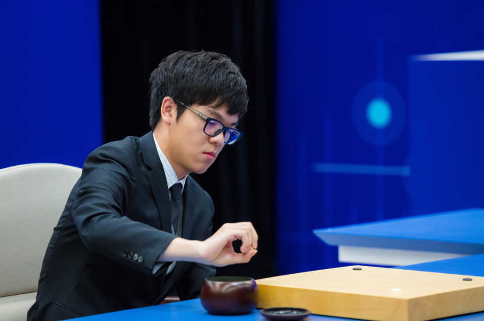 柯洁提子放错被判负，围棋规则下的无奈与反思