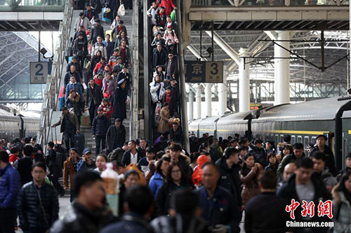 全国铁路春运突破一亿人次的挑战与应对