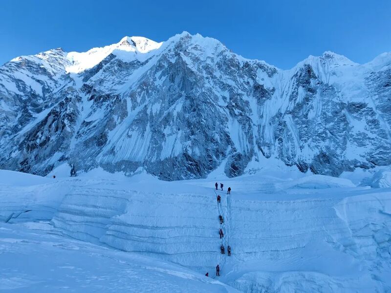 雪山深处，8岁女童失踪超六天的知情者发声