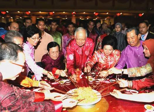 年夜饭桌上的离世人名传奇