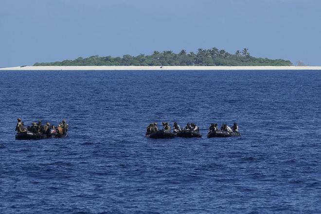 南部战区位黄岩岛领海领空战备警巡，捍卫国家主权与海洋权益的坚定决心