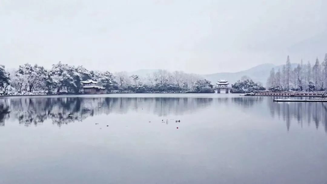 杭州，晴西湖不如雨西湖