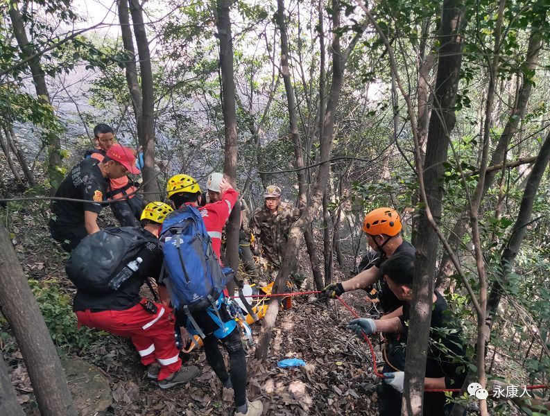 女教师徒步坠崖身亡，悲剧背后的警醒与思考