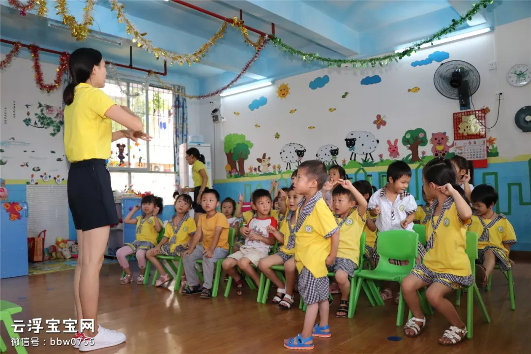 幼儿园开学第一天场面失控，一场期待与焦虑交织的序曲