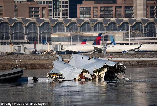 美国航空事故频发，惊魂87起事故，生命消逝85次，警钟为谁长鸣？