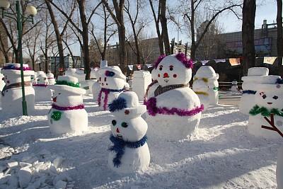 尔滨网红大雪人拆除，谁在背后操控这桩雪人悲剧？