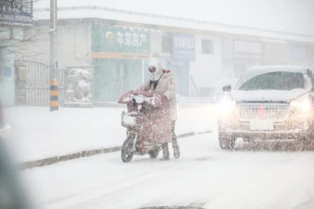 山东这场暴雪背后的秘密，为何降雪如此之大，让人意外！