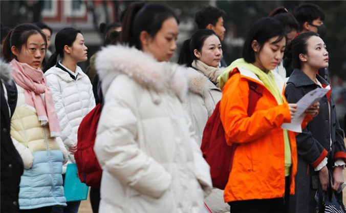 凌晨5点！艺考女生含泪化妆穿红衣，背后真相令人心酸...