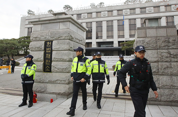 惊！韩国警方严阵以待，弹劾宣判日或将引爆全国风暴！